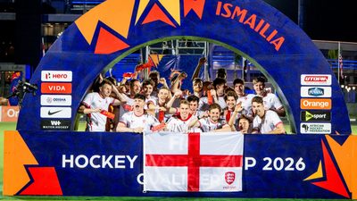 england-wins-the-trophy-on-day-5.Click to read full article.
