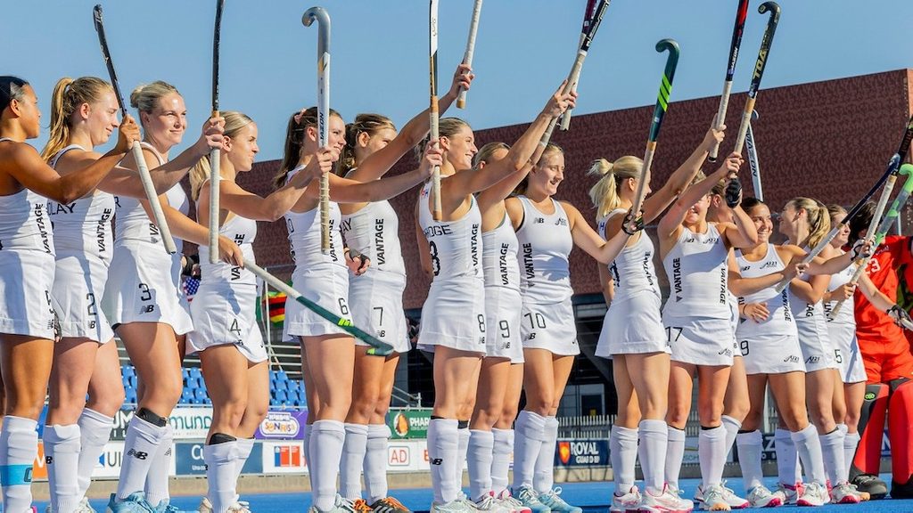 E0LkkPwqAD - AHF: Scotland lift the Challenger Trophy on the eve of the Final at the FIH Hockey Women’s Junior World Cup in Santiago - Scotland were the standout team of the day as they claimed the FIH Hockey Women’s Junior World Cup Challenger Trophy, overcoming hosts Chile in the shoot-out after a 1-1 draw in regular time. The British side thus became the first-ever winners of the trophy, introduced on the initiative of FIH President Tayyab Ikram as a sign of encouragement and recognition for the teams competing in the classification matches from 17th to 24th place at the tournament.