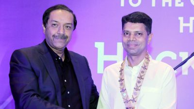 fih-president-award-presented-to-secretary-5t-to-cm-mr-v-k-pandian.Click to read full article.
