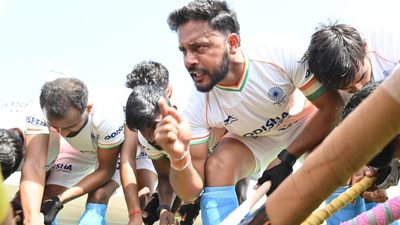 craig-fulton-and-harmanpreet-singh-look-ahead-to-demanding-fih-pro-league-season.Click to read full article.