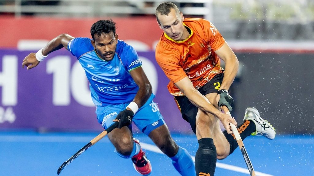 España dominó a Irlanda, y los Kookaburras vencieron a India en una tanda de penaltis tras un emocionante empate.