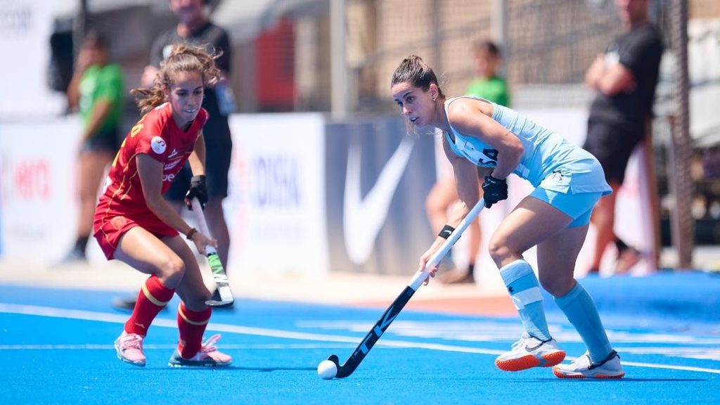 FIH Pro-League: Dutch delight home fans and Argentina spoil Spanish party as FIH Hockey Pro League resumes 2 cZZQTA3kBe - FIH Pro-League: Dutch delight home fans and Argentina spoil Spanish party as FIH Hockey Pro League resumes - After a 102-day break, FIH Hockey Pro League action resumed in sizzling style in Valencia and Amsterdam on Saturday.