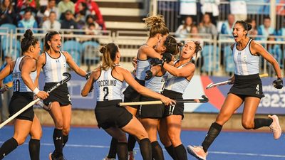 leonas-defend-pan-am-title-book-ticket-to-paris-in-thriller-against-usa.Click to read full article.