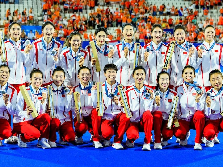 Tay vợt giành HCV Olympic của Trung Quốc được thưởng 6 cân vàng 4 China target glorious gold in Los Angeles after sensational silver in Paris